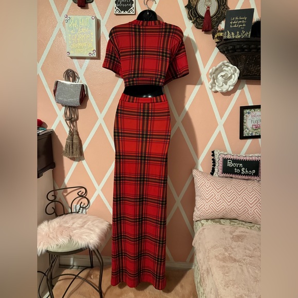 It’s Plaid Body con Dress - Picture 2 of 8